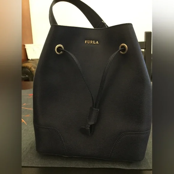 Furla handbag with pouch - Picture 1 of 4